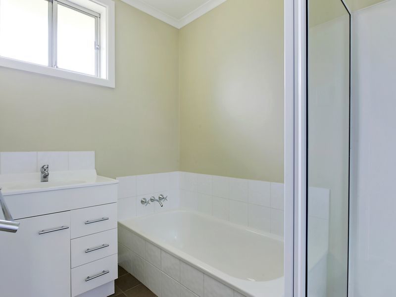 16 Calvert Street, ROKEBY, TAS, 7019