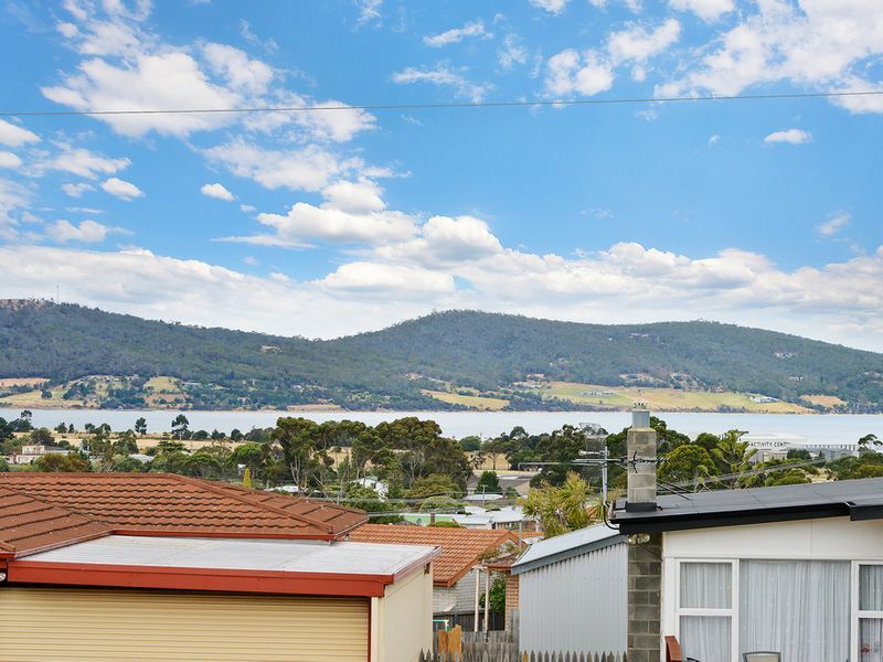 16 Calvert Street, ROKEBY, TAS, 7019