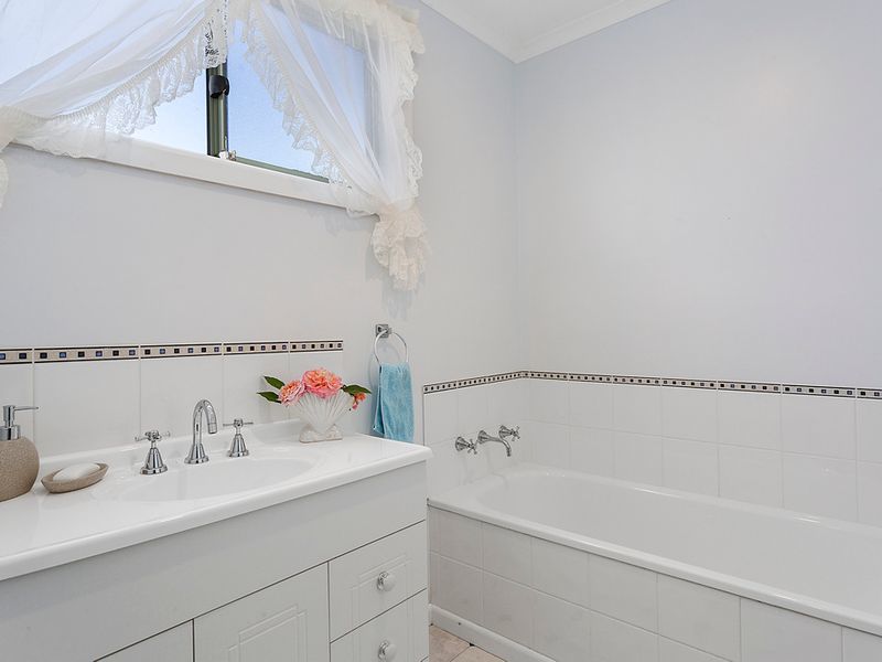 40 Skeggs Avenue, WHITE BEACH, TAS, 7184