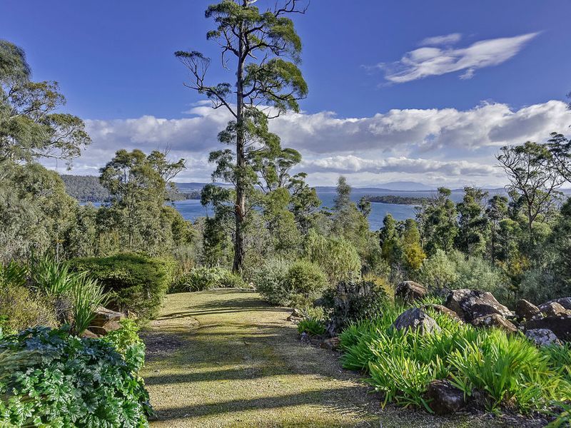 5631 Arthur Highway, EAGLEHAWK NECK, TAS, 7179