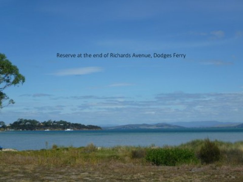 10 Richards Avenue, DODGES FERRY, TAS, 7173