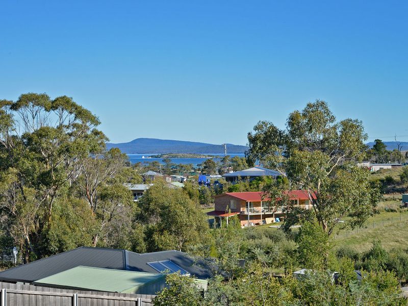 29 Bay Street, DUNALLEY, TAS, 7177