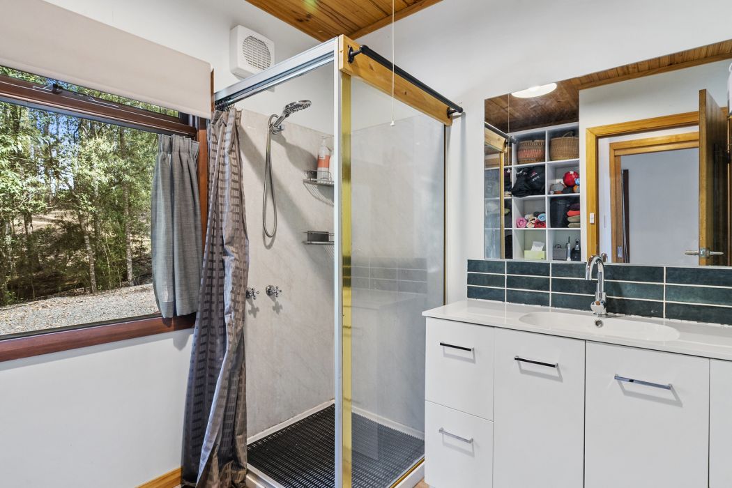 321 Pirates Bay Drive, Eaglehawk Neck, TAS, 7179