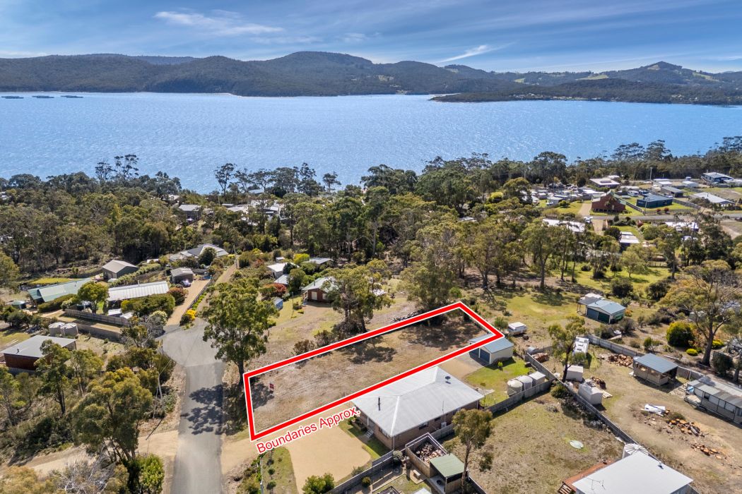 8 Greatbatch Drive, White Beach, TAS, 7184