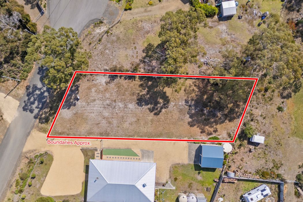 8 Greatbatch Drive, White Beach, TAS, 7184