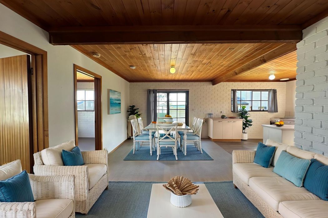 8 Oak Street, Primrose Sands, TAS, 7173