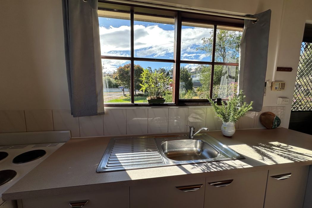 8 Oak Street, Primrose Sands, TAS, 7173
