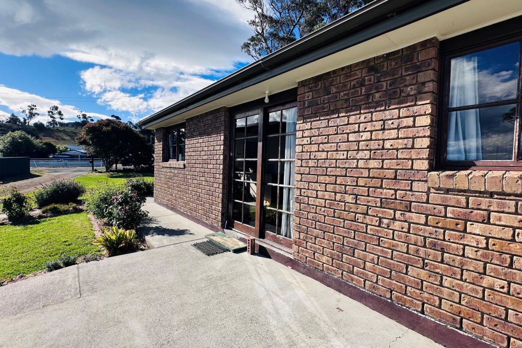 8 Oak Street, Primrose Sands, TAS, 7173