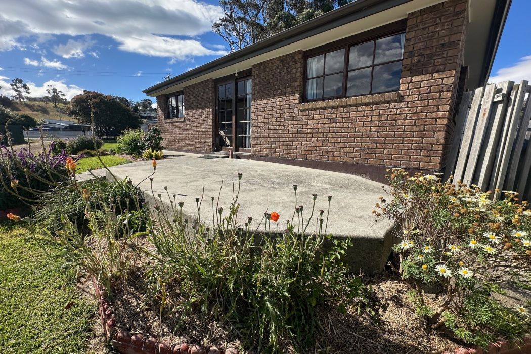 8 Oak Street, Primrose Sands, TAS, 7173