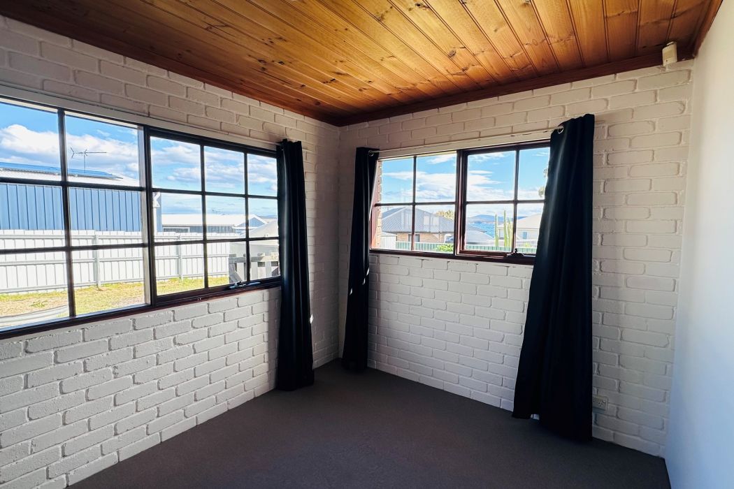 8 Oak Street, Primrose Sands, TAS, 7173