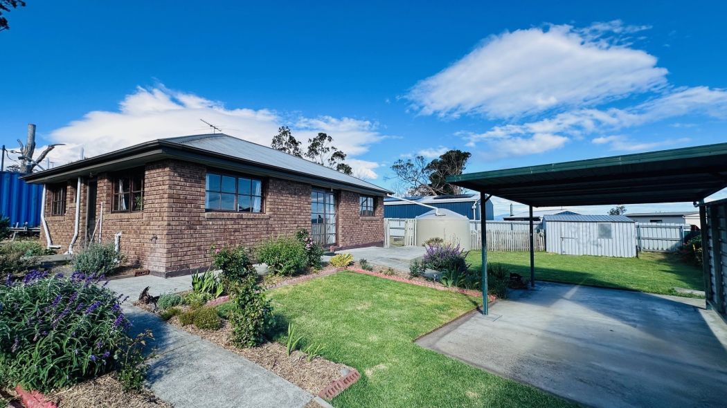 8 Oak Street, Primrose Sands, TAS, 7173