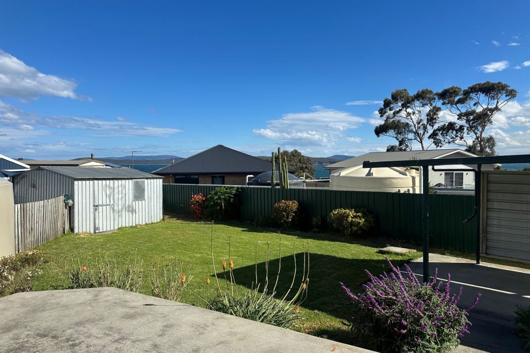 8 Oak Street, Primrose Sands, TAS, 7173